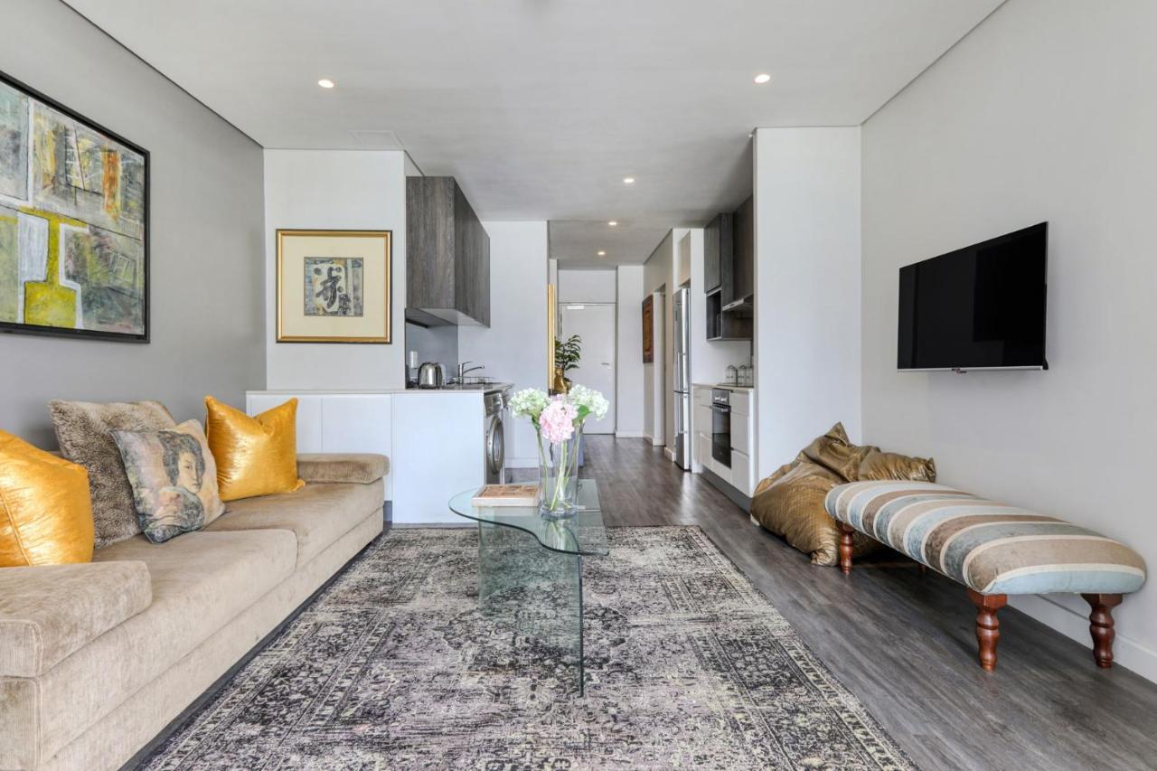 Backup-Powered Classic Luxury Apartment Cape Town Exterior photo
