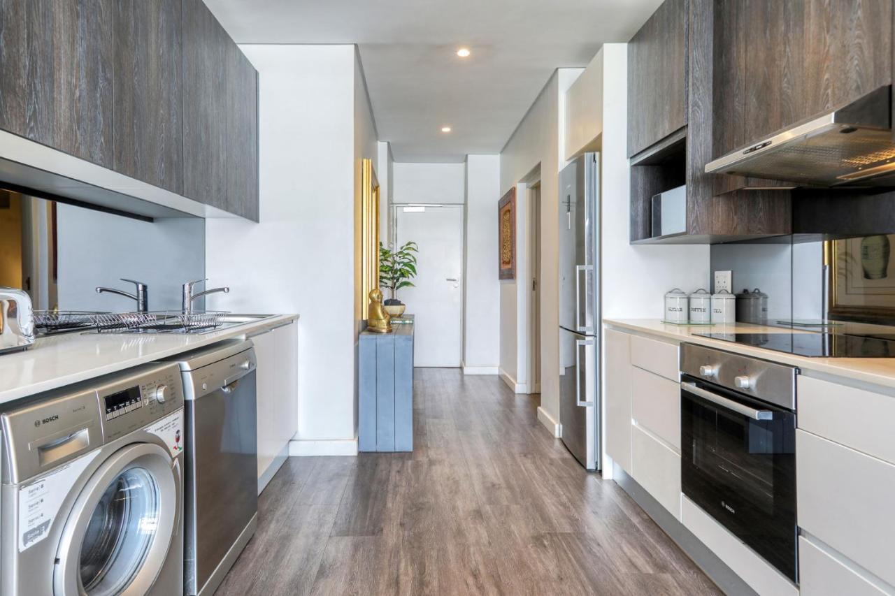 Backup-Powered Classic Luxury Apartment Cape Town Exterior photo