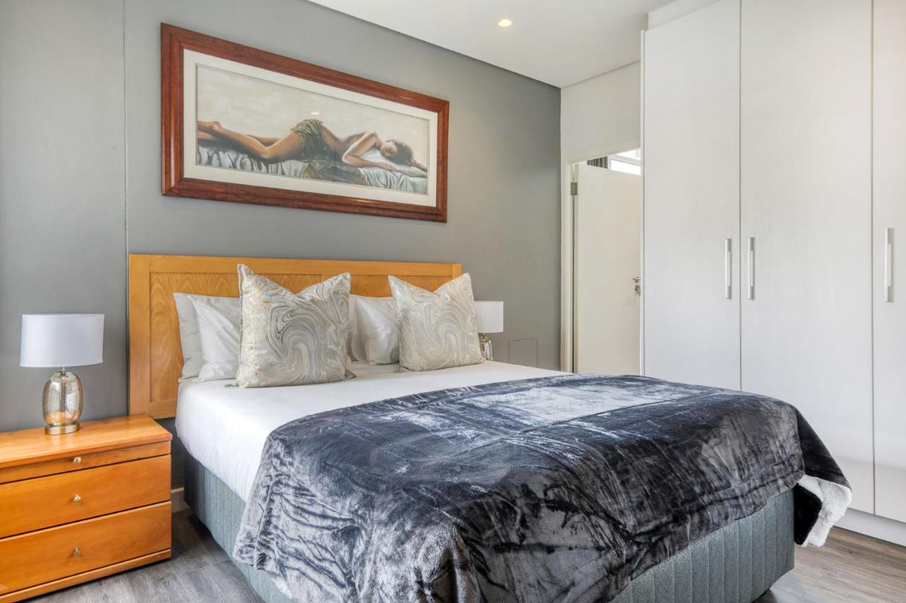 Backup-Powered Classic Luxury Apartment Cape Town Exterior photo