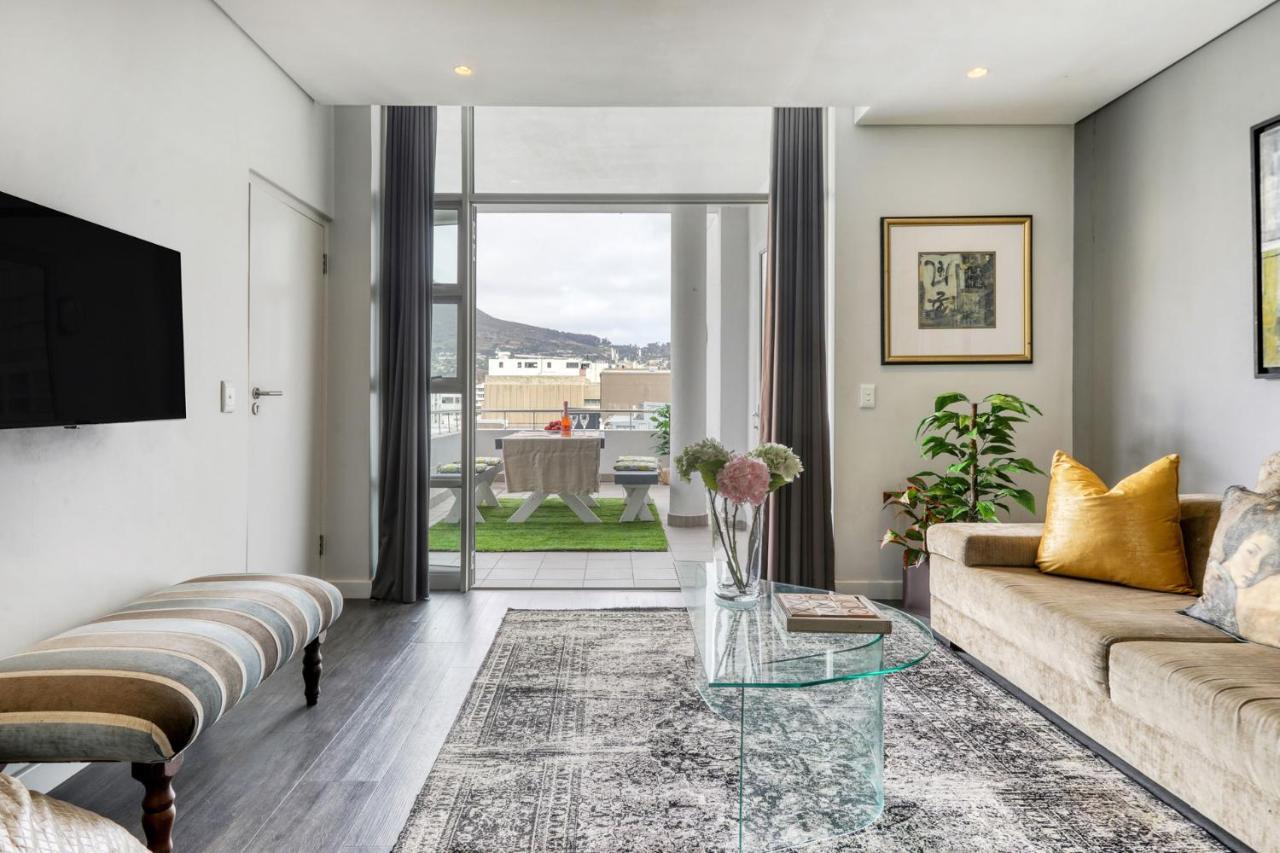Backup-Powered Classic Luxury Apartment Cape Town Exterior photo